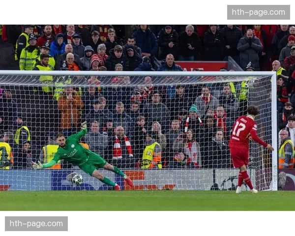 观点：VAR长时间审核点球判罚，是否破坏了欧冠比赛的流畅性？